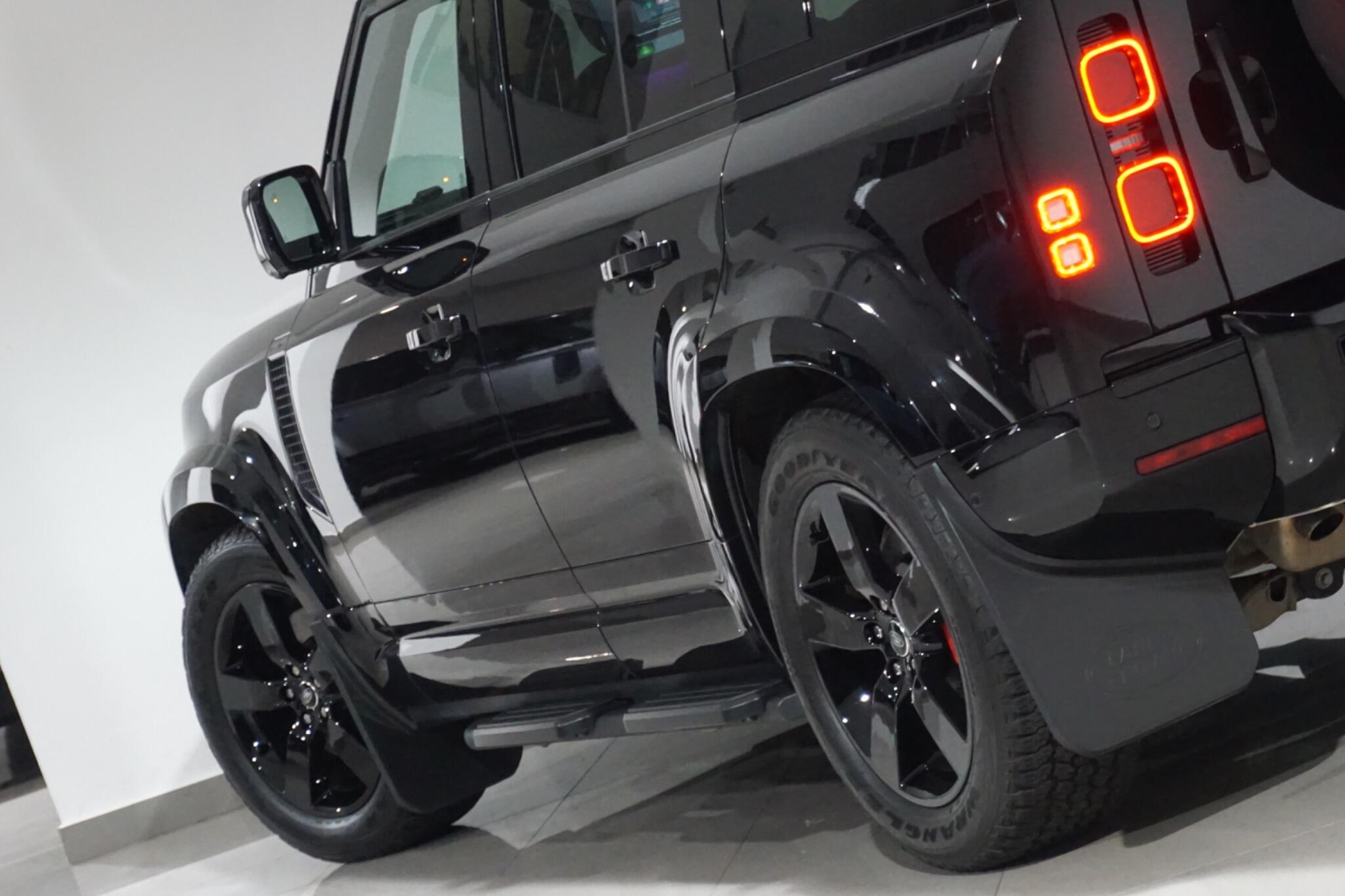 Land Rover Defender 110 3.0 D350 MHEV X-Dynamic SE SUV 5dr Diesel Auto 4WD Euro 6 (s/s) (350 ps)